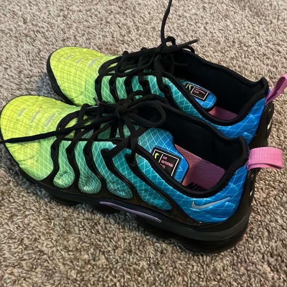 Nike Vapormax Plus - Picture 6 of 8